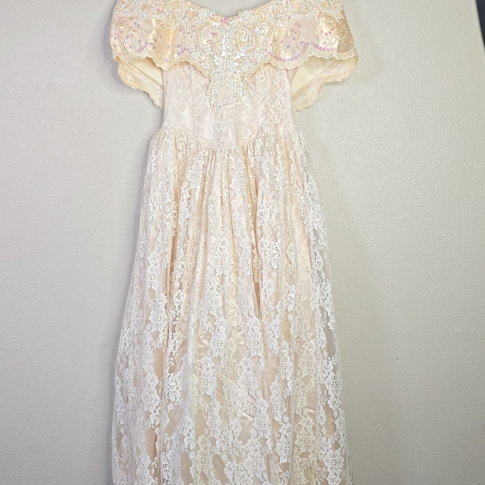 Vintage Jessica McClintock Cream Lace Off-Shoulder Gown Lace Beated Size 4